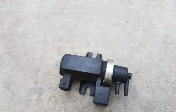 BMW 3 E90 E91 Valve vacuum 2247906