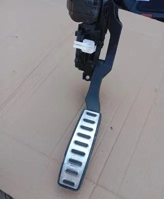 Porsche Cayenne (92A) Accelerator throttle pedal 7P5723507C Y03111629A
