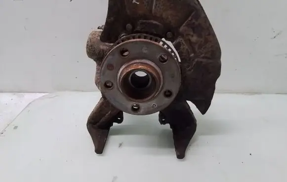 Volkswagen New Beetle Front wheel hub