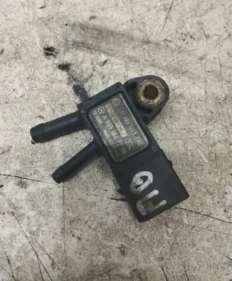 Mercedes-Benz ML W164 Exhaust gas pressure sensor 0281002762 A0051537728