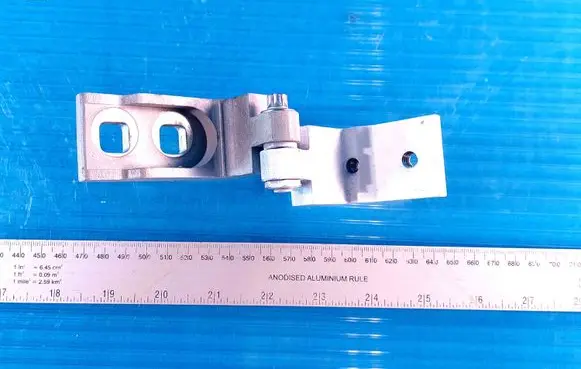 Opel Corsa E Front door lower hinge ES71
