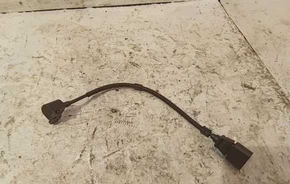 Volkswagen PASSAT CC Camshaft position sensor 03L957147A