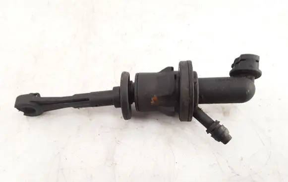 Peugeot 607 Clutch slave cylinder 