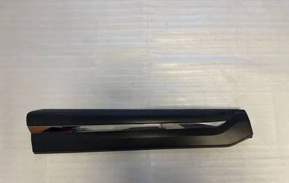 Subaru Ascent Front door trim (molding) 91111XC17B
