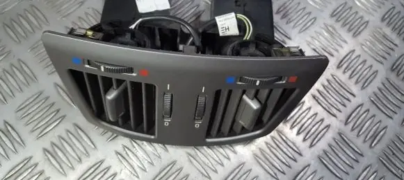 BMW 7 E65 E66 Dash center air vent grill 8385257 7002395