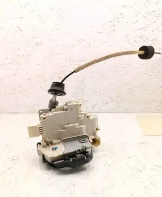 Audi A6 S6 C6 4F Front door lock 4F1837015
