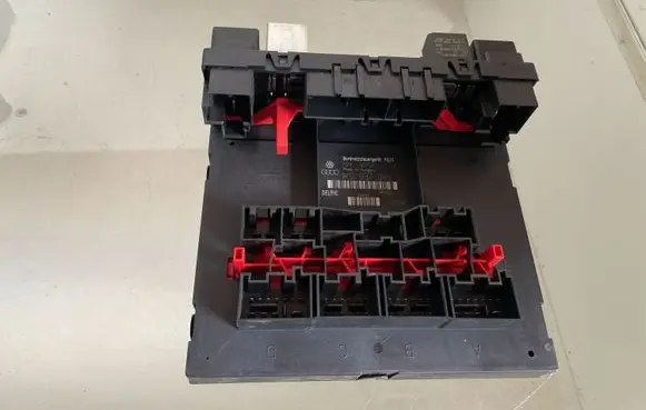 Seat Toledo III (5P) Comfort/convenience module 1K0937049S H29S0704 28000674