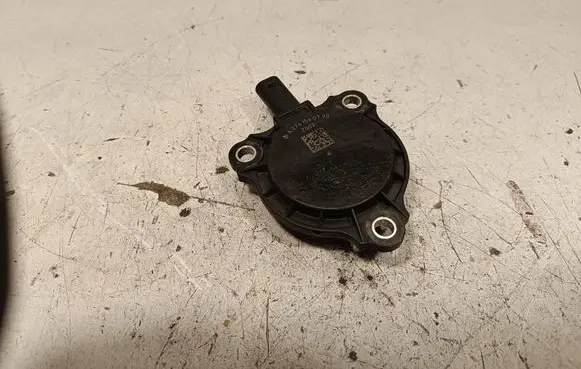Mercedes-Benz SLK R172 Camshaft position sensor A2761560790