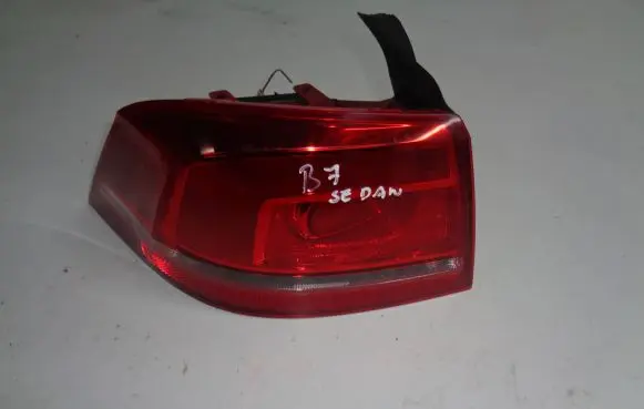 Volkswagen PASSAT B7 Rear/tail lights 3AE945095F