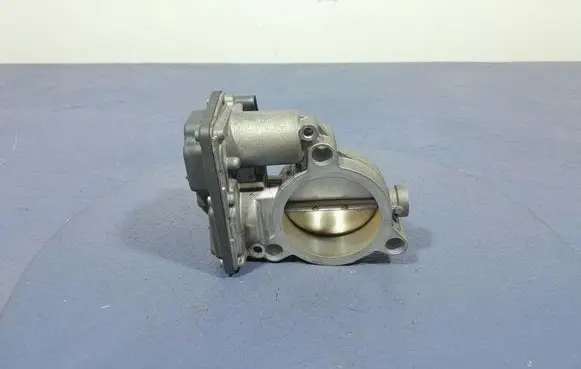 BMW M4 F82 F83 Throttle body valve 7619008