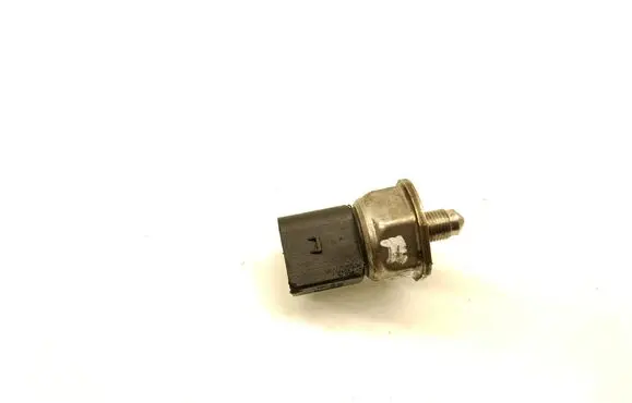 BMW 7 F01 F02 F03 F04 Fuel pressure sensor 7537319