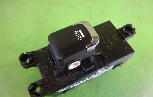 KIA Ceed Quarter vent window switch 93580-A2100