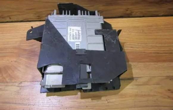 Audi 80 90 B3 Engine control unit/module 0261200236