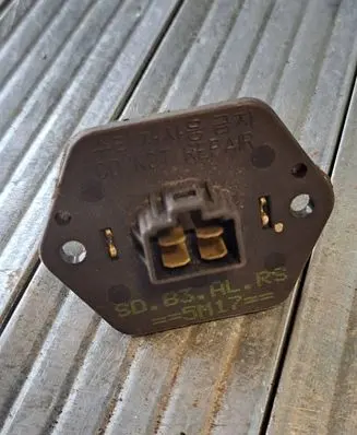 KIA Carens II Heater blower motor/fan resistor SD83ALRS