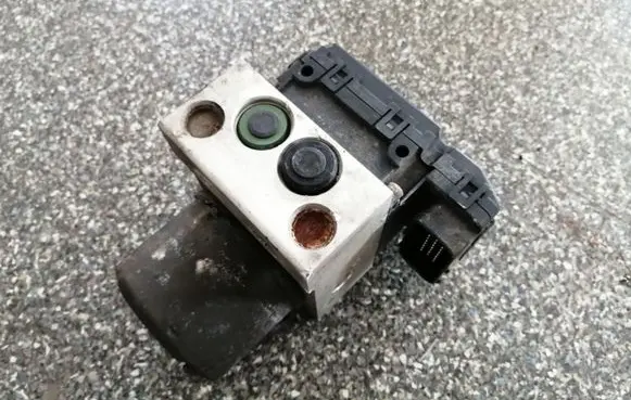 Hyundai Terracan ABS Pump 58910H1000