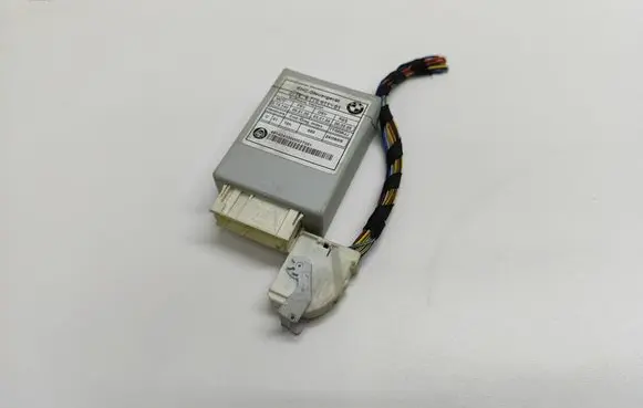 BMW 5 E60 E61 Air suspension control unit module (rear) 6770411 677041101 37146770411