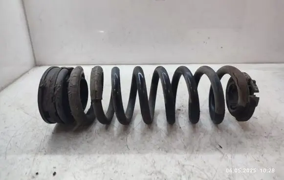 Mercedes-Benz ML W166 Rear coil spring