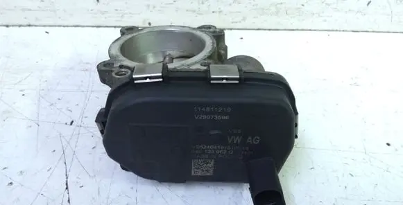 Volkswagen Golf VII Throttle valve 04E133062Q