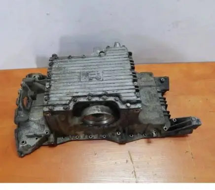 Land Rover Range Rover L322 Oil sump 7504653