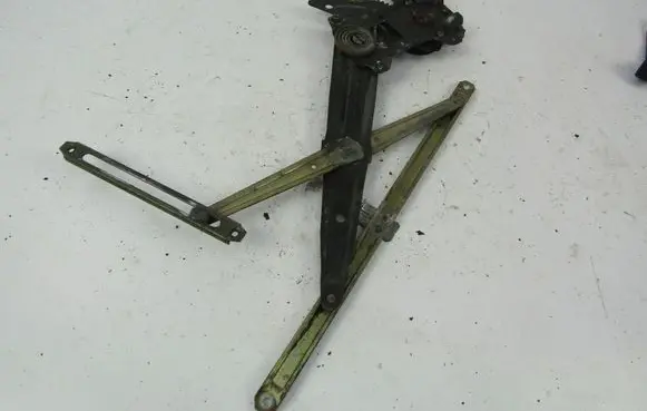 Suzuki Swift Cultus Front door window regulator with motor 