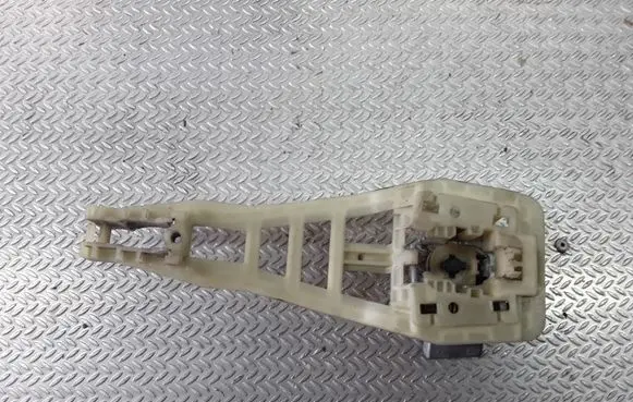 Opel Vectra C Front door exterior handle/bracket 