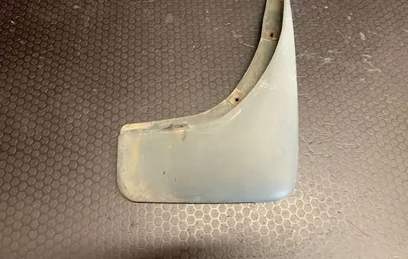 Nissan X-Trail T30 Rear mudguard 78812 8H300