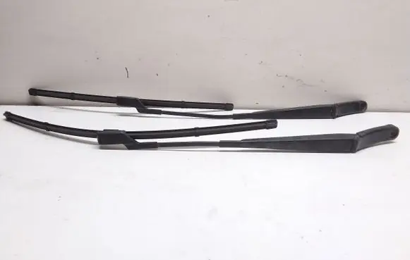 Volkswagen Tiguan Front wiper blade arm 5N1955410 5N1955409