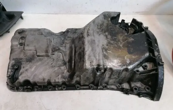 Mercedes-Benz E W211 Oil sump R6460142102