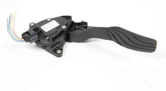 Nissan X-Trail T32 Accelerator throttle pedal 180024BG0B