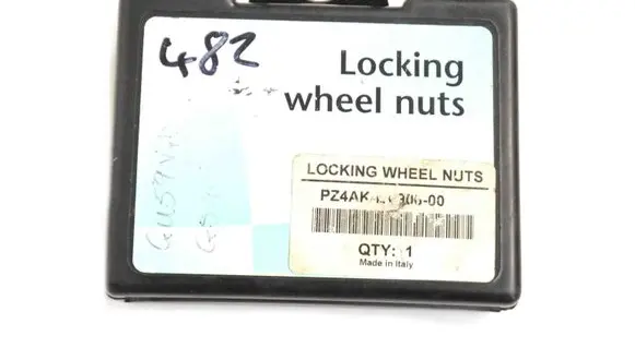 Lexus GS 300 350 430 450H Anti-theft wheel nuts and lock 