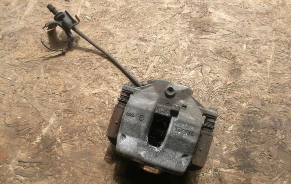 Mercedes-Benz C W204 Front brake caliper
