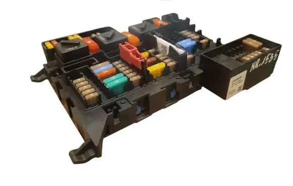 BMW i3 Fuse module 927035403 9270354