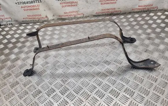 Audi A4 S4 B8 8K Fuel tank mounting bracket 8K0201654G