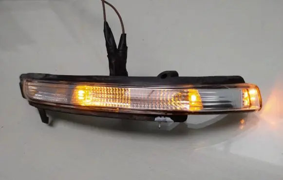 Skoda Octavia Mk2 (1Z) Mirror indicator light 3T0949102