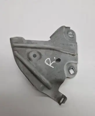 BMW X1 F48 F49 Fender mounting bracket 7351516 735151603