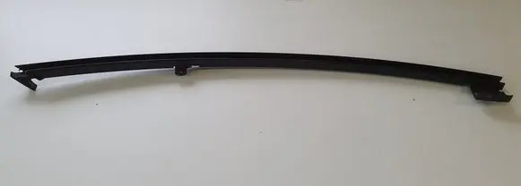 Toyota Avensis T270 Front door windshield rail 