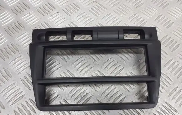 KIA Picanto Radio/GPS head unit trim S484602A