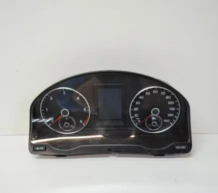 Volkswagen Golf Plus Speedometer (instrument cluster) 5M0920973A
