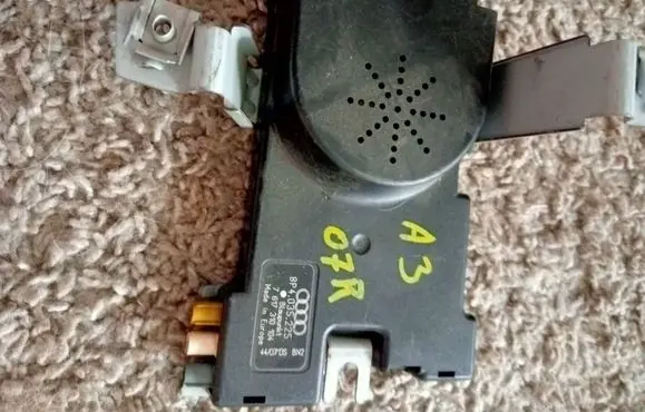 Seat Ibiza IV (6J,6P) Aerial antenna amplifier 8p4035225
