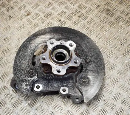 Rear wheel hub