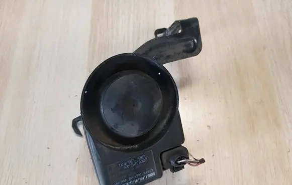 Volkswagen Touran II Alarm system siren 1K0951605C