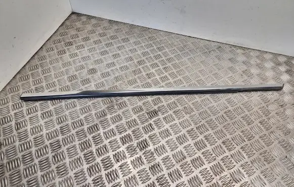 Ford S-MAX Windshield trim