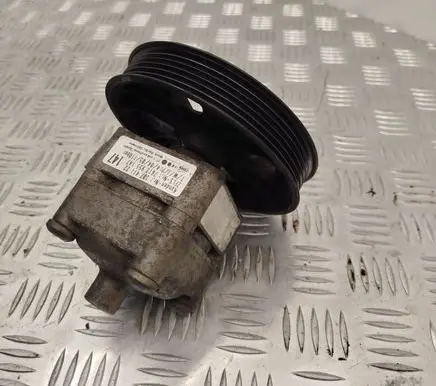 Volvo V70 Power steering pump 30741122 7613955147