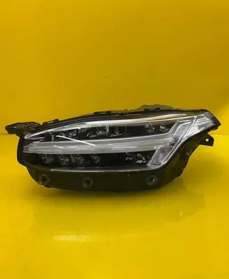 Volvo XC90 Headlight/headlamp 32404715