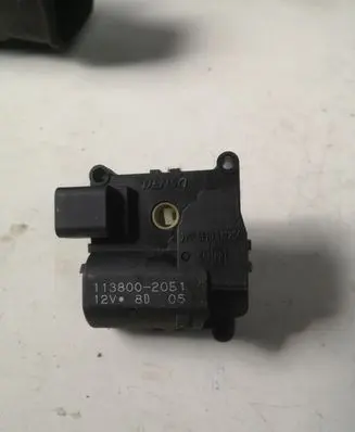 Toyota Corolla Verso E121 Air flap motor/actuator 1138002051