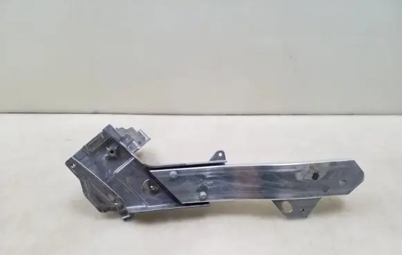 Headlight/headlamp mounting bracket