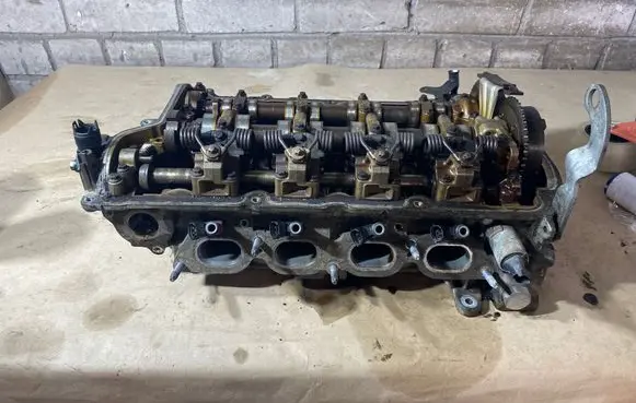 Citroen C4 I Engine head MCGU302894704 E485