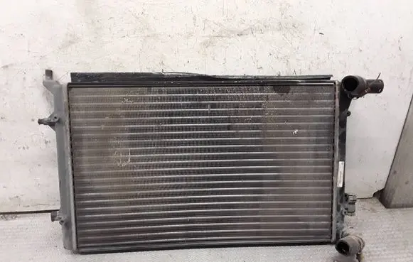 Volkswagen Golf V Coolant radiator 1K0121251P