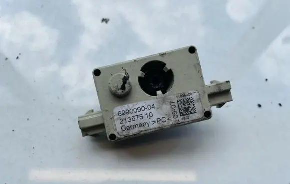 BMW 3 E90 E91 Antenna control unit 6990090 699009004