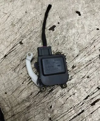 Volkswagen PASSAT B5 Air flap motor/actuator 0132801149 700035693F00 8D1820511B